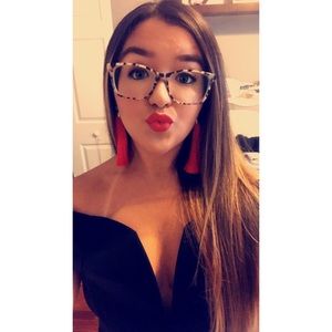 Meet your Posher, Alexandra